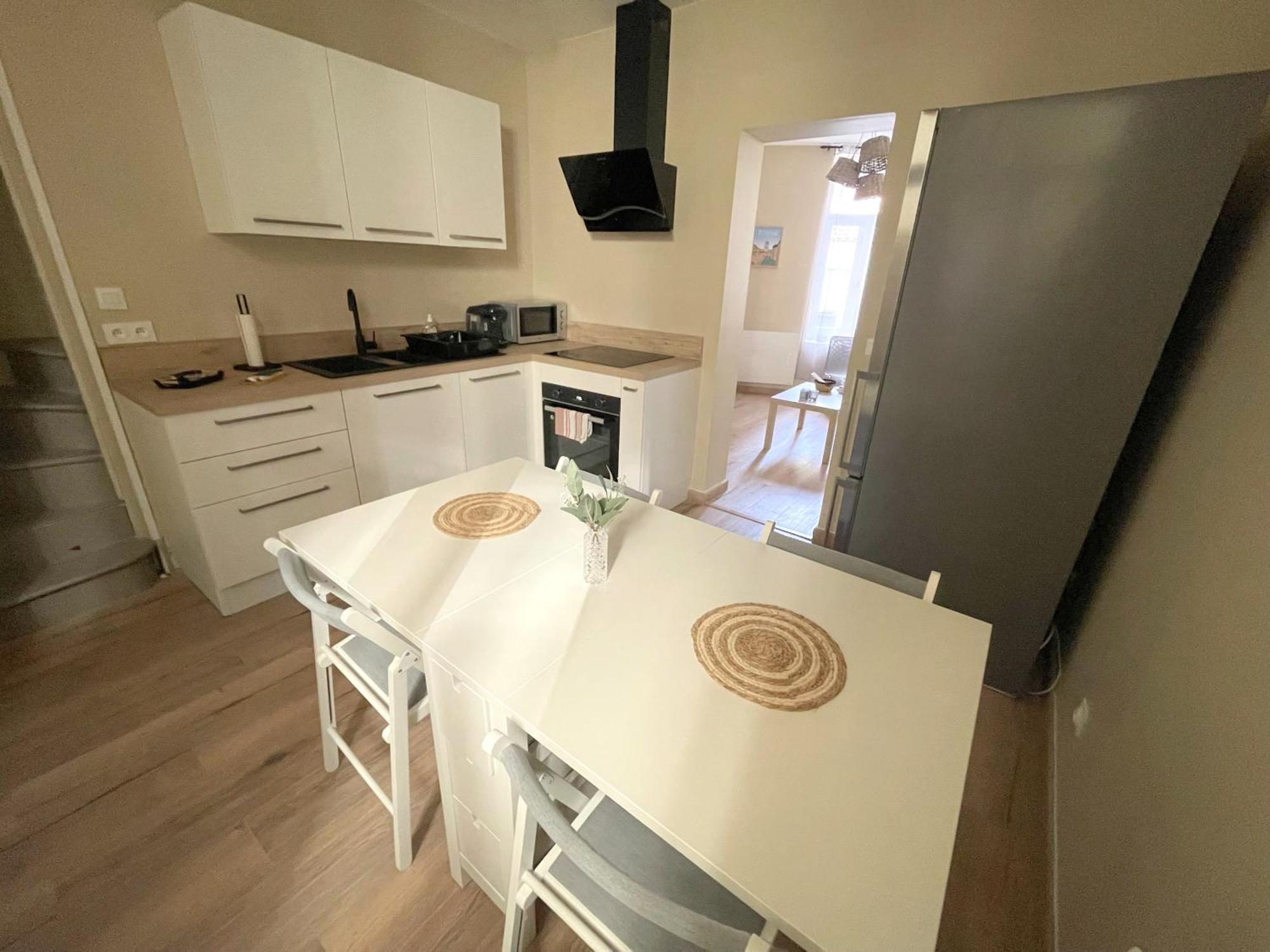 Charmante Maison Independante Au Pied De La Vieille Сasa de vacaciones